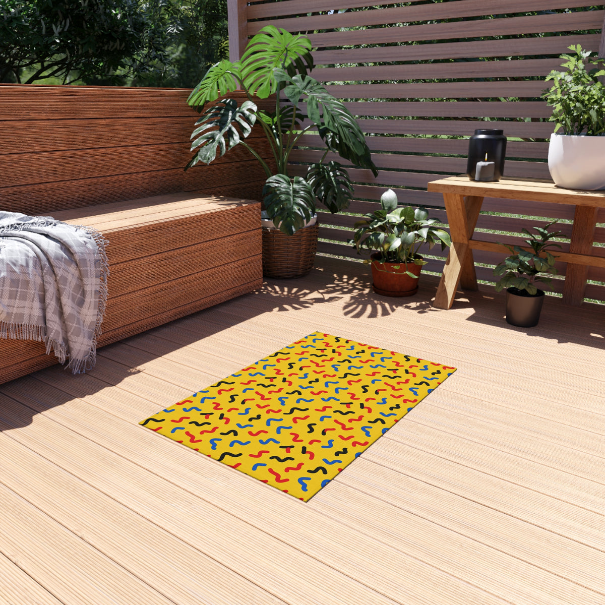 Squiggle Strokes Yellow Outdoor Rug – Bold Primary Abstract Pattern