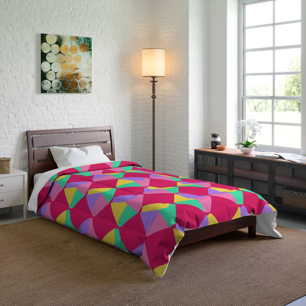 Grand Fractured Rhombus Comforter – Candy Pop on Raspberry