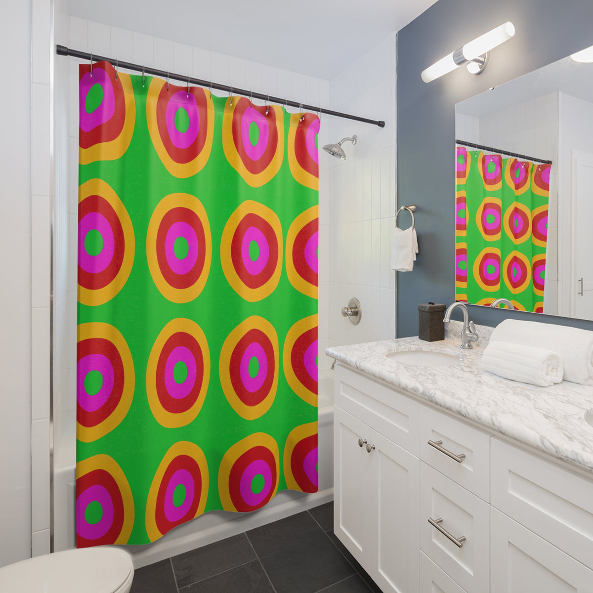 Giant Op-Art Jewel Rings Shower Curtain – Op-Art Concentric Circles Pattern
