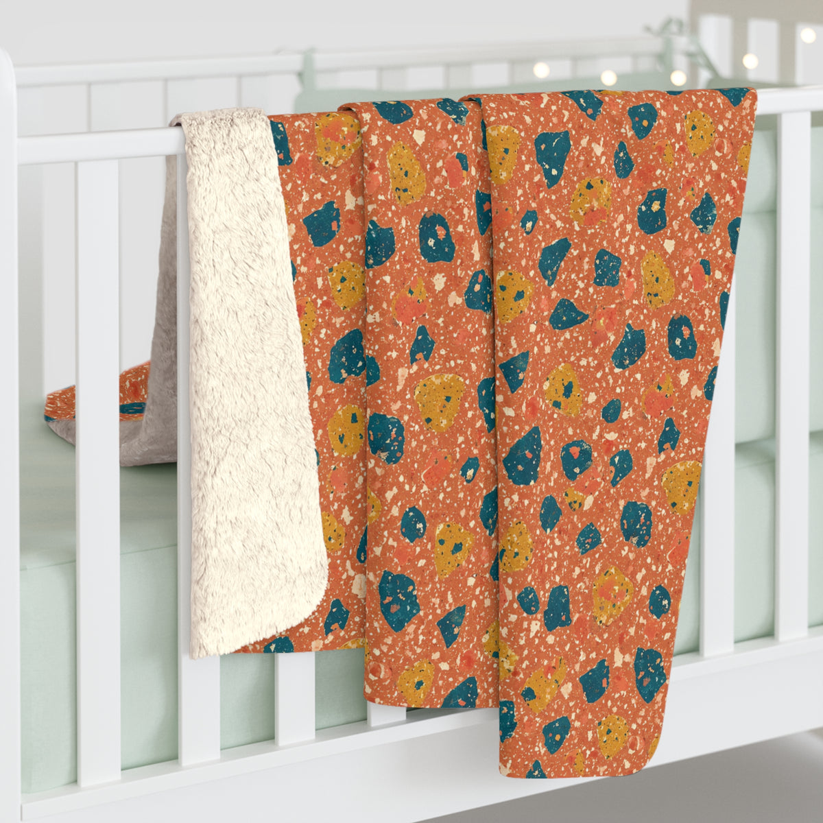 Two-Scale Chips Sherpa Fleece Blanket – Abstract Chip Pattern Pattern