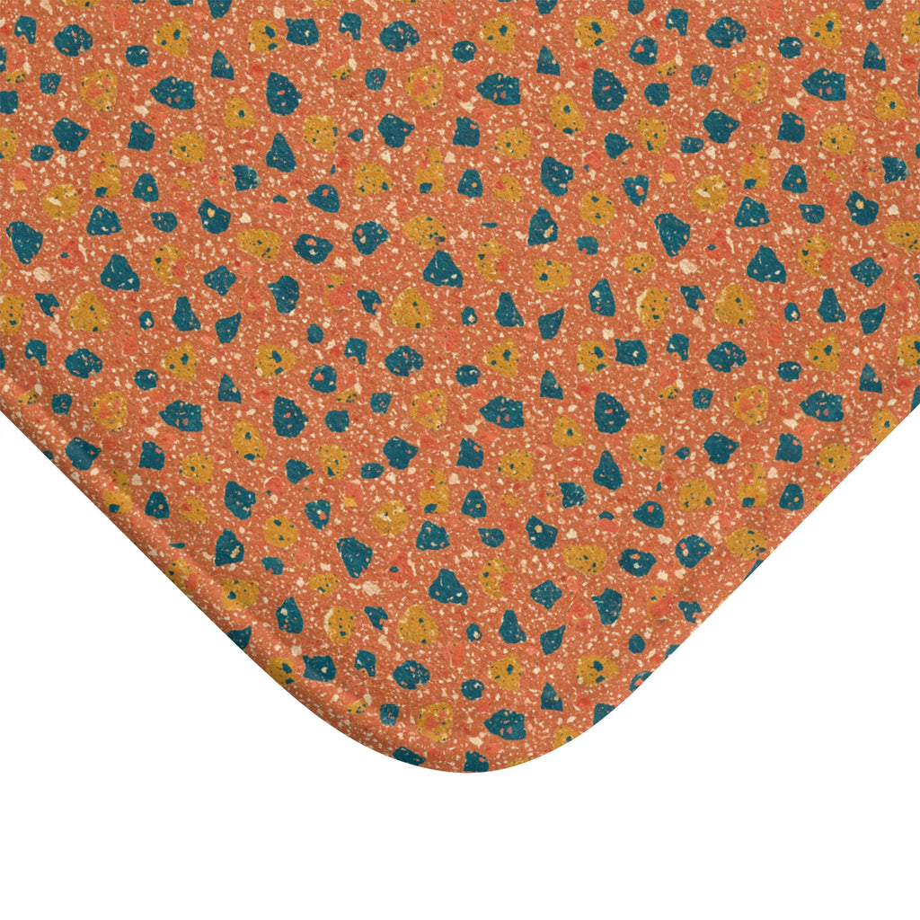 Two-Scale Chips Bath Mat – Abstract Chip Pattern Pattern