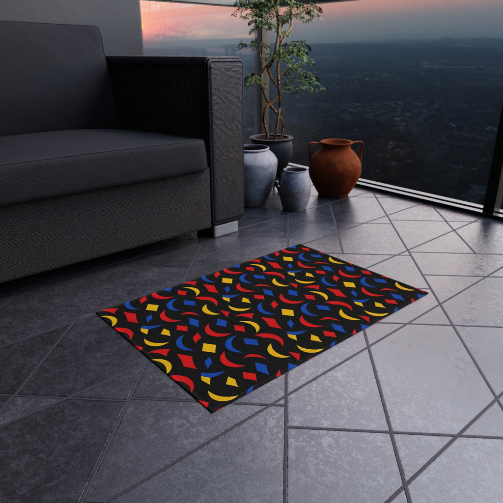 Crescent Scatter Outdoor Rug – Cut-Paper Abstract Pattern