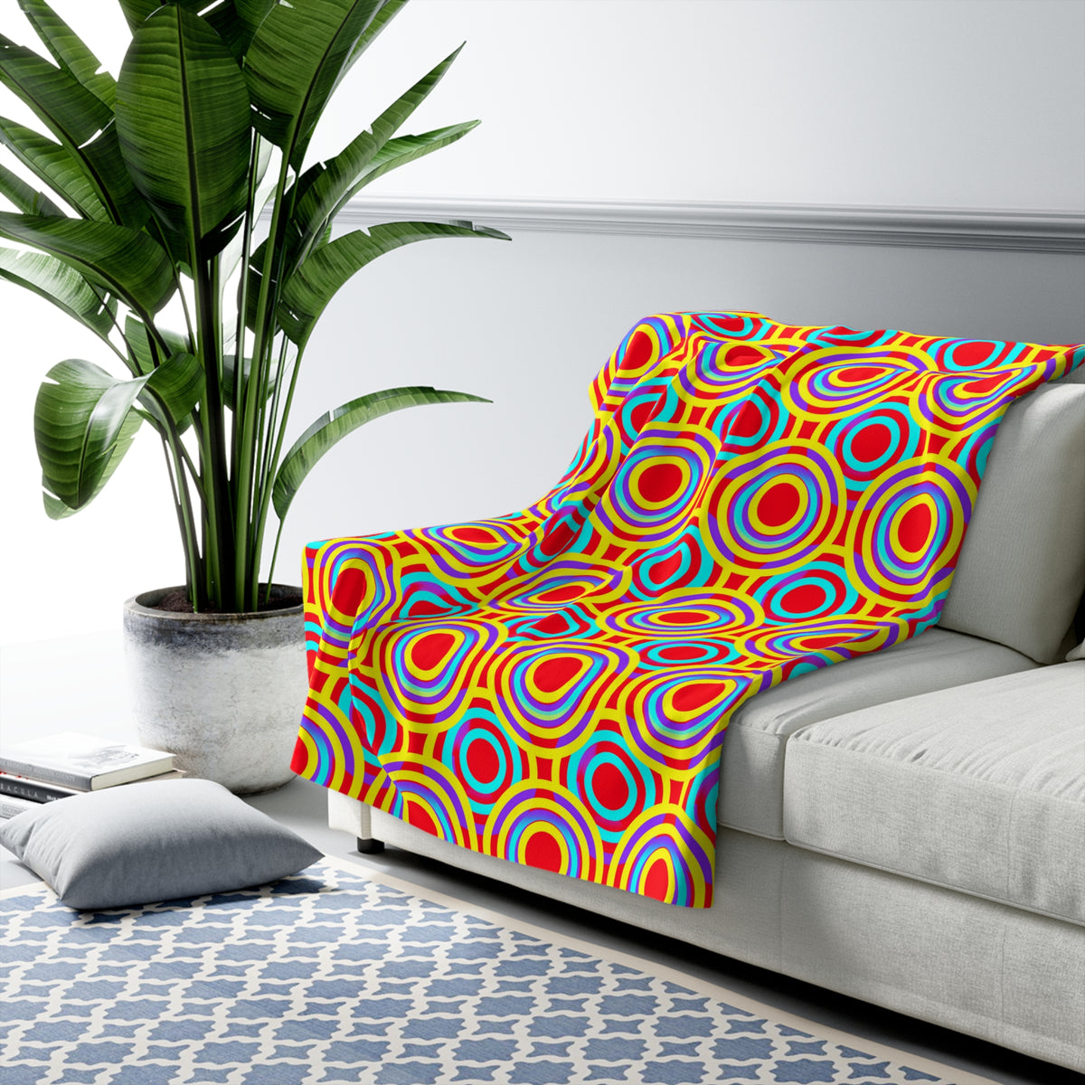 Interlocking Ring Ripples Sherpa Fleece Blanket – Op-Art Circles Pattern