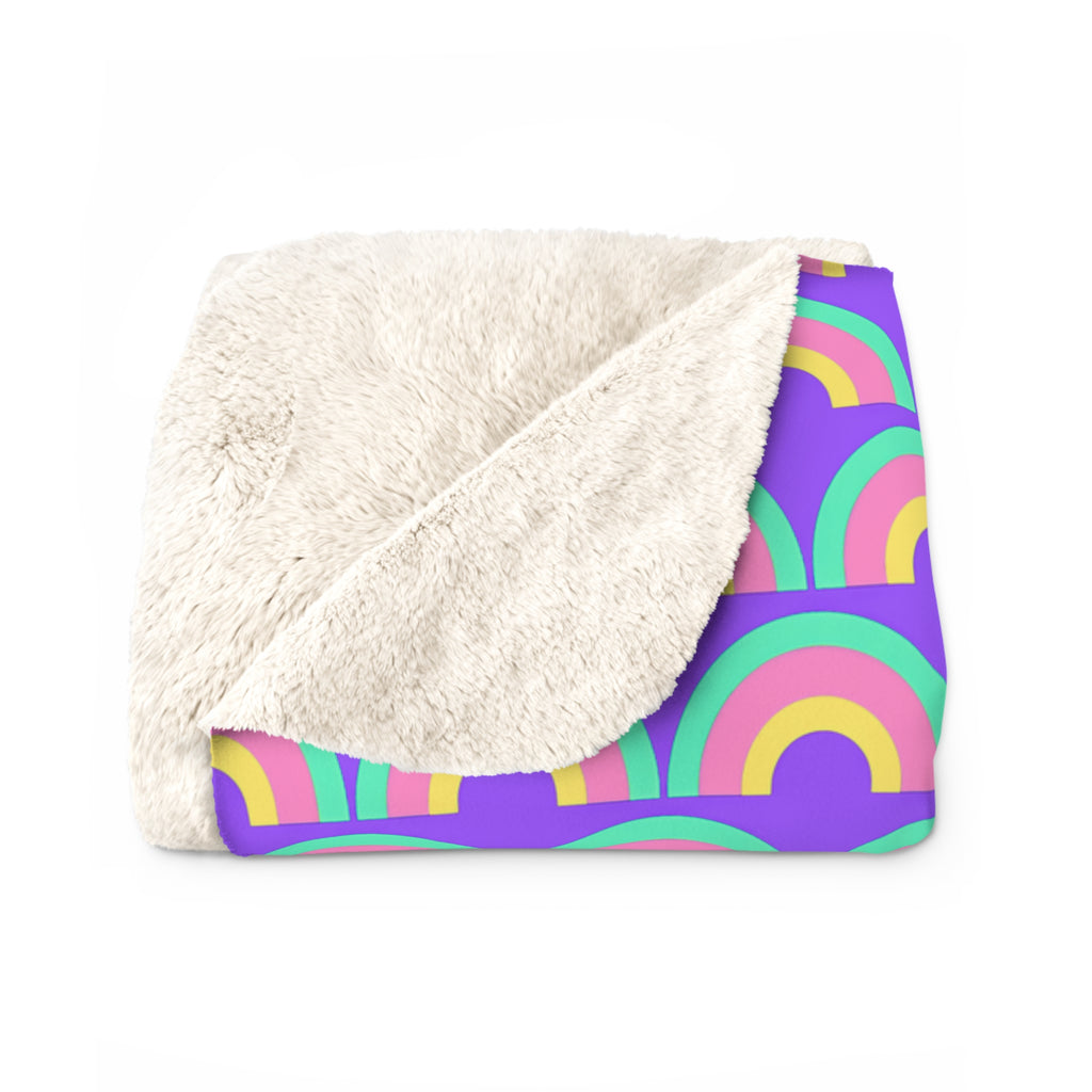 Chromatic Scallop Ripple Sherpa Fleece Blanket – Candy Pastel on Grape