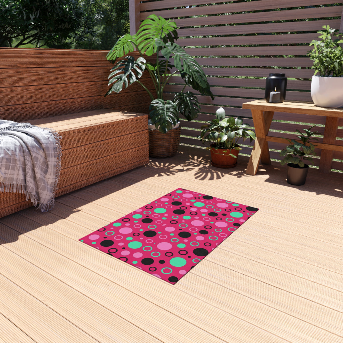 Bubble Outlines Outdoor Rug – Candy Pop on Raspberry