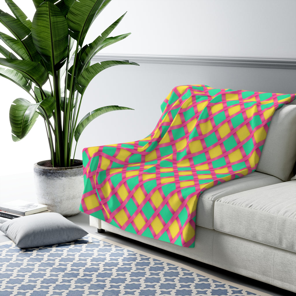 Broad Gold Diamond Trellis Sherpa Fleece Blanket – Candy Christmas