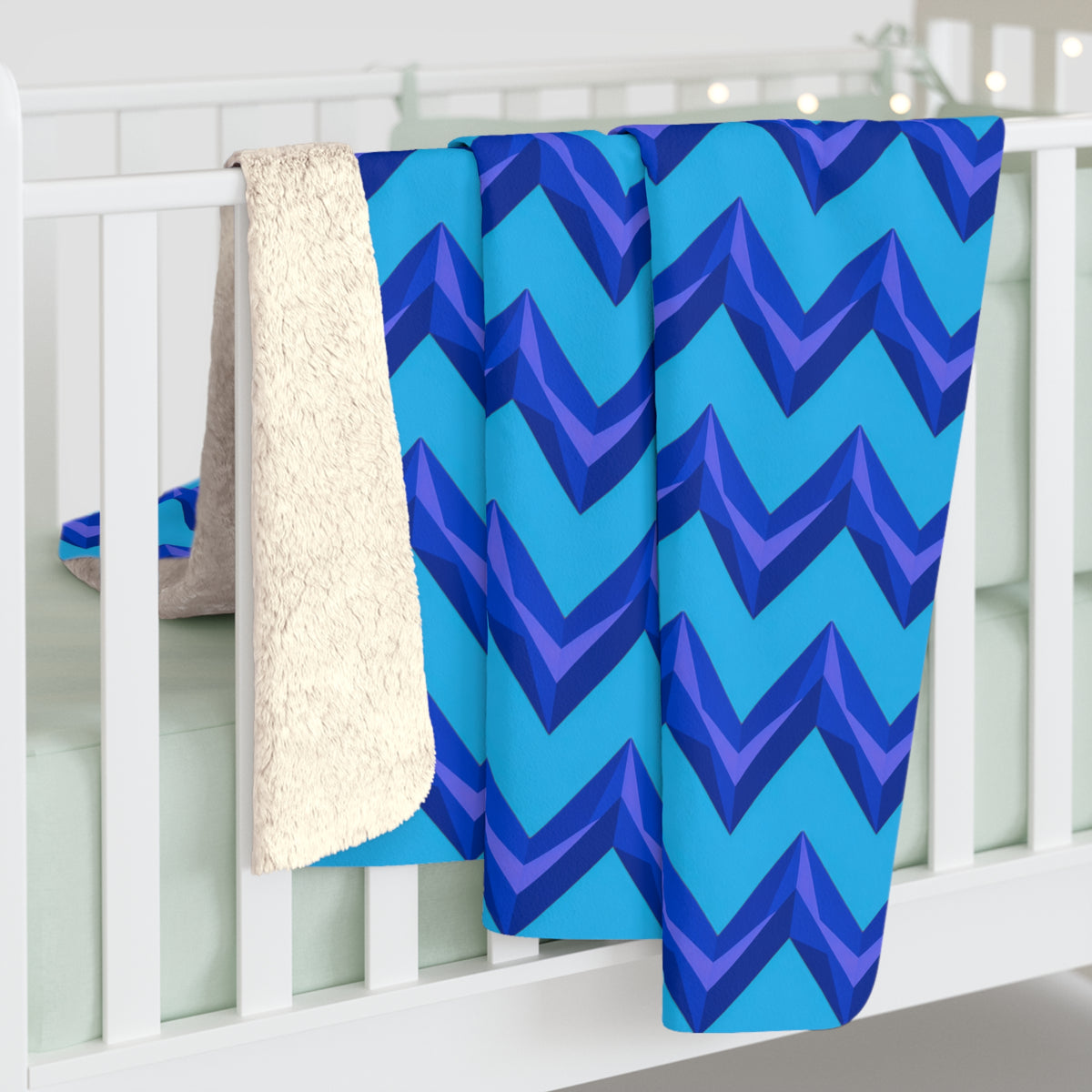 Broad Cut-Gem Chevrons Sherpa Fleece Blanket – Ice Jewel