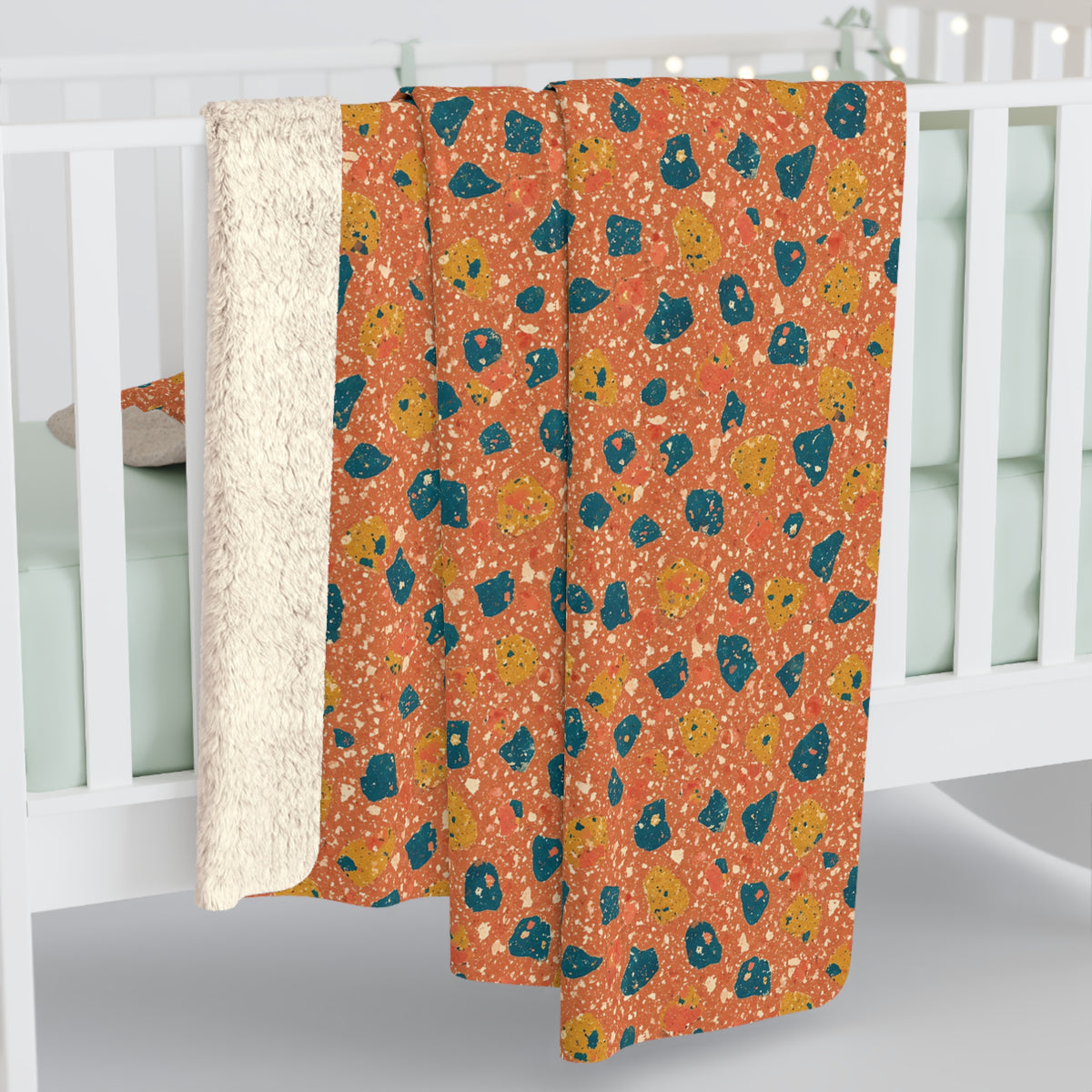 Two-Scale Chips Sherpa Fleece Blanket – Abstract Chip Pattern Pattern