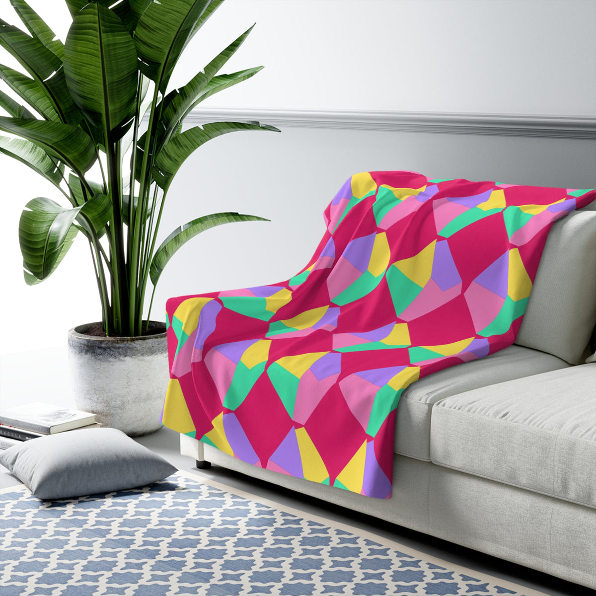 Grand Fractured Rhombus Sherpa Fleece Blanket – Candy Pop on Raspberry