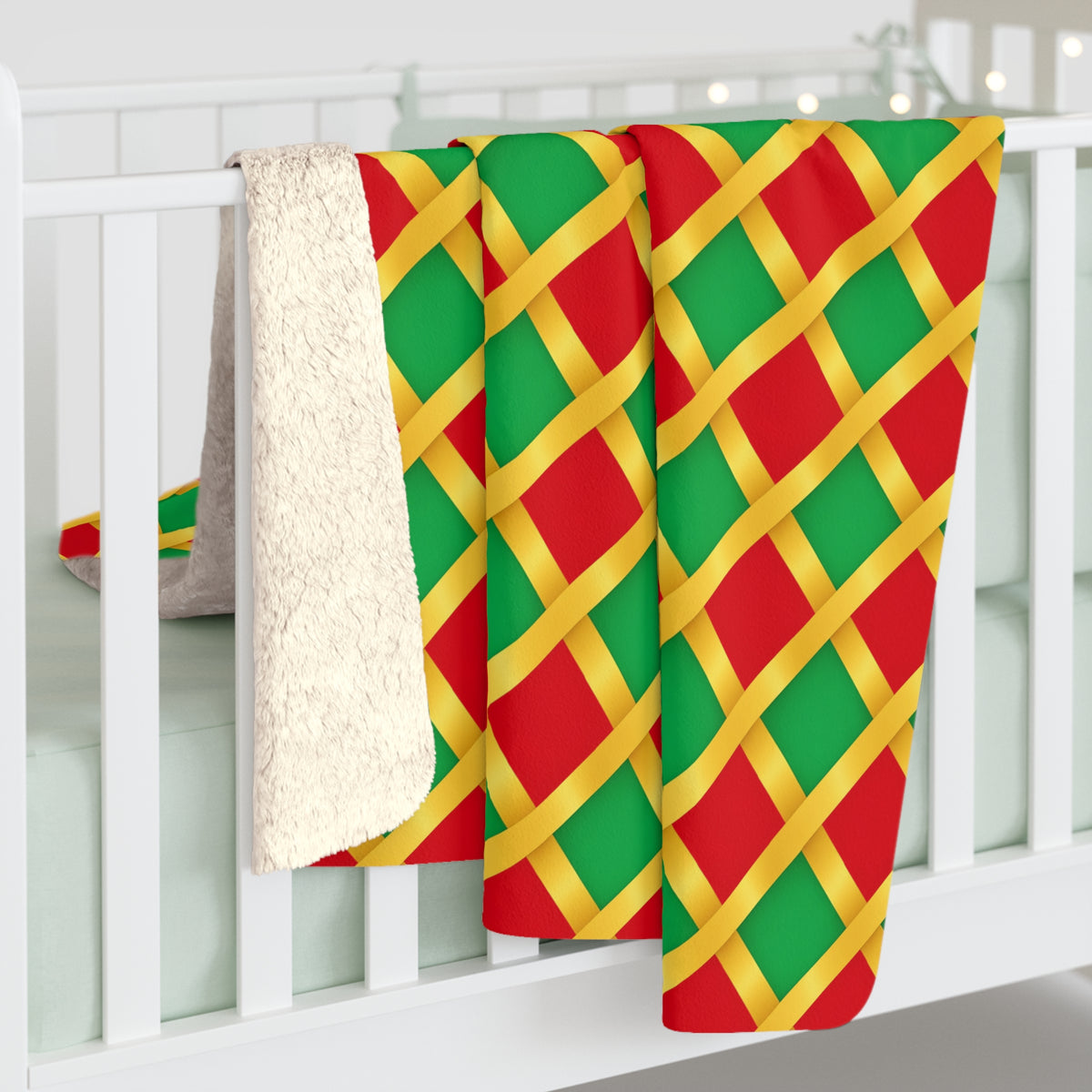 Broad Gold Diamond Trellis Sherpa Fleece Blanket – Ribbon Lattice Pattern