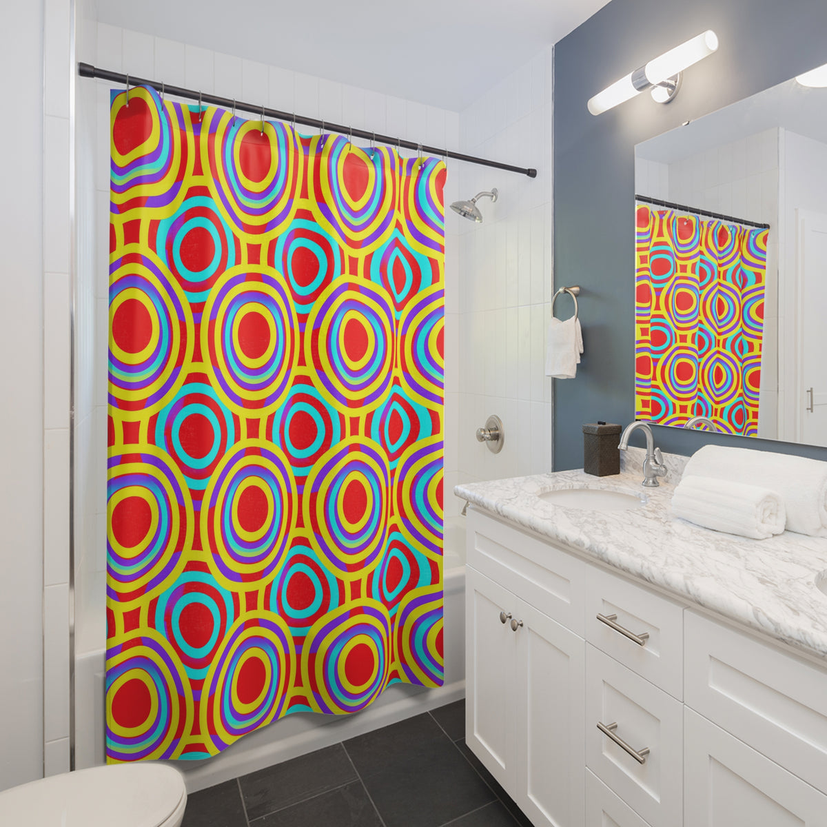 Interlocking Ring Ripples Shower Curtain – Op-Art Circles Pattern