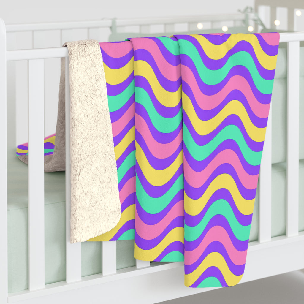 Wide Wave Interference Sherpa Fleece Blanket – Candy Pastel on Grape