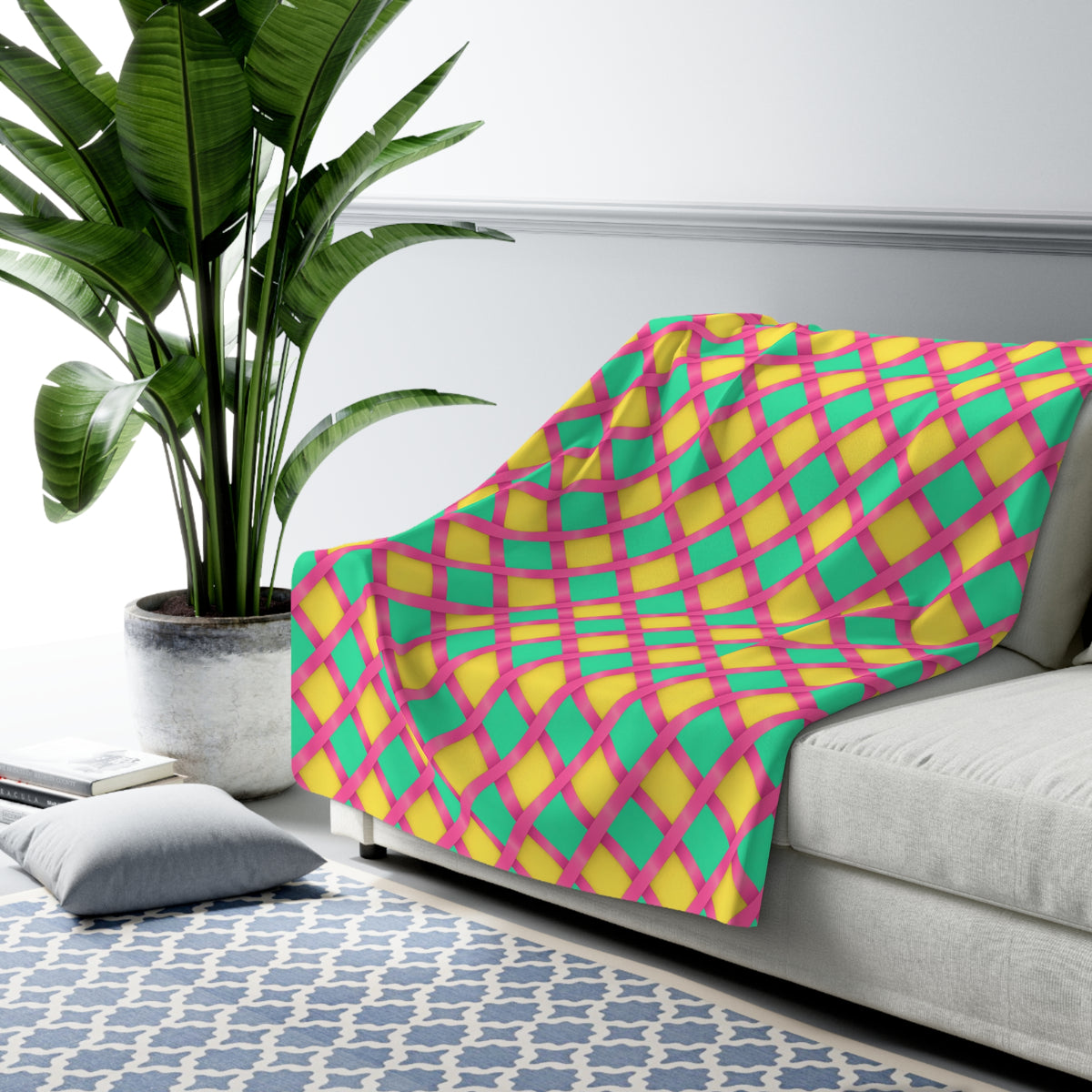 Broad Gold Diamond Trellis Sherpa Fleece Blanket – Candy Christmas