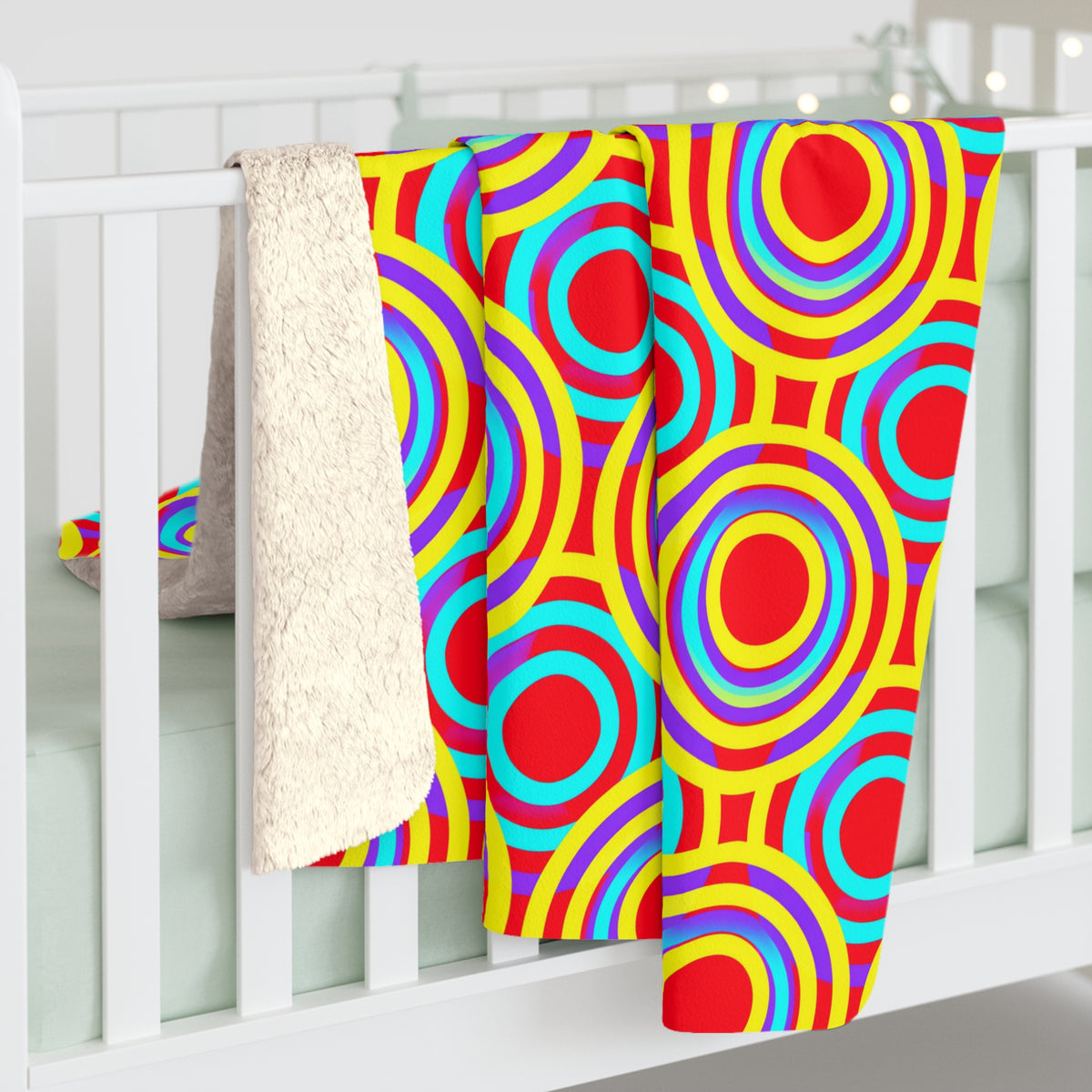 Interlocking Ring Ripples Sherpa Fleece Blanket – Op-Art Circles Pattern
