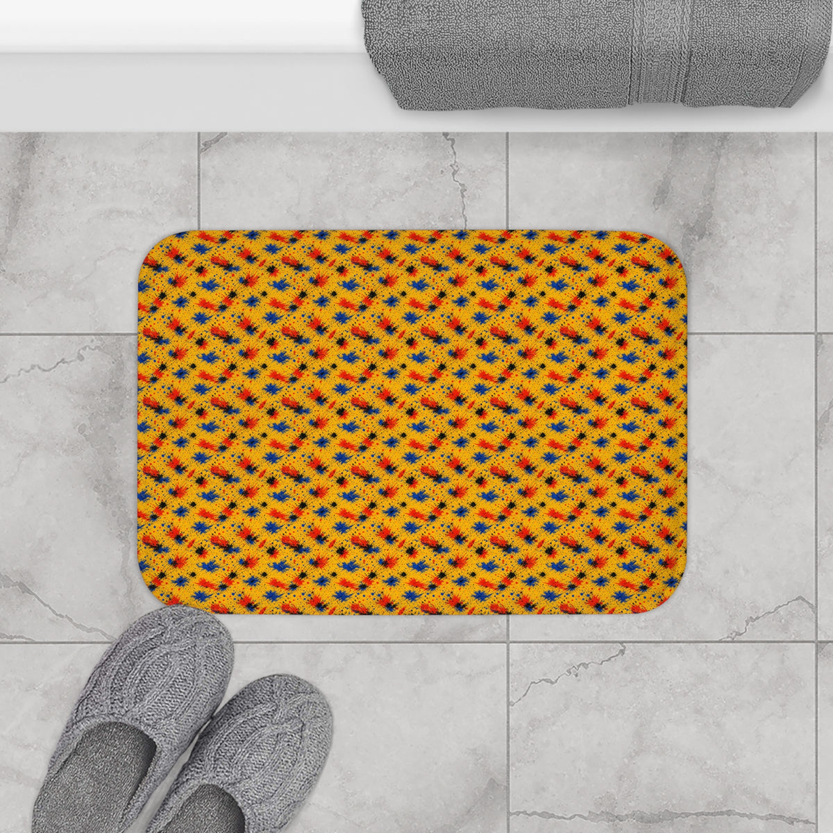 Dragged Smears Bath Mat – Action-Painting Abstract Pattern